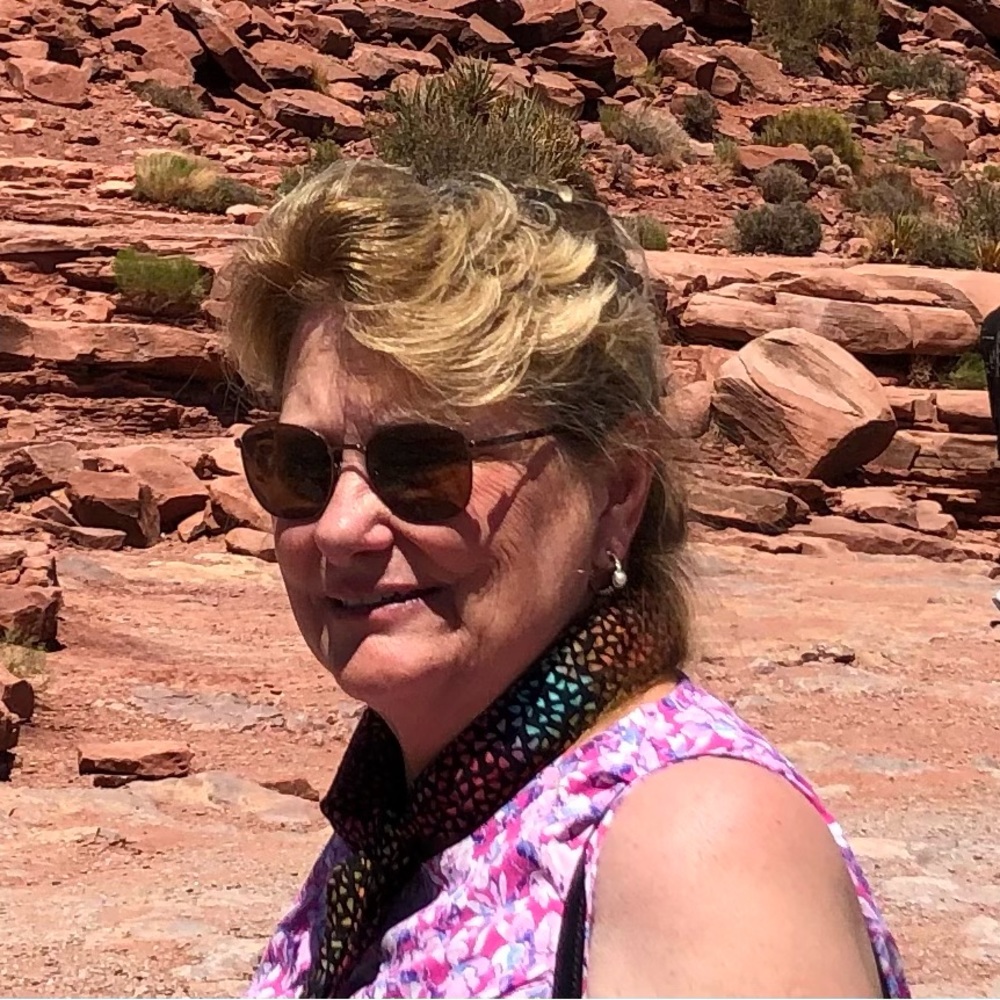 Meet your Posher, Suzanne
